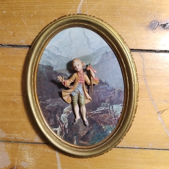 vintage Empire Resin Figural Oval Wall Plaques Italy Mid Century (Set of 2) - Picture 4 of 7